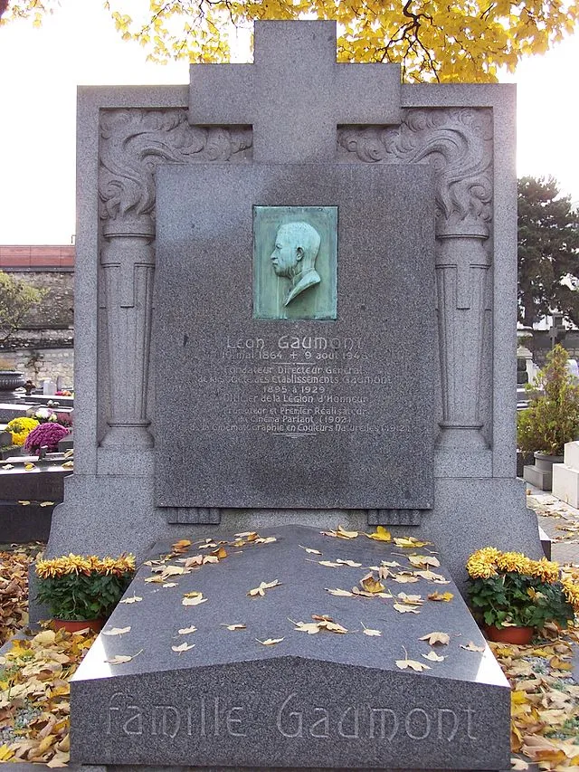 Pierre tombale : art et technologie au cimetière du Montparnasse